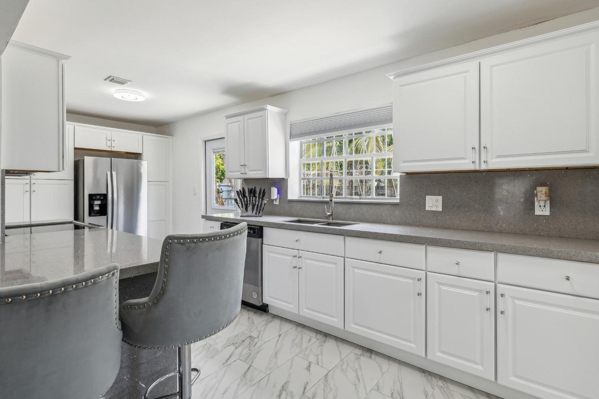Spacious 3br In With Fenced Backyard Appartement